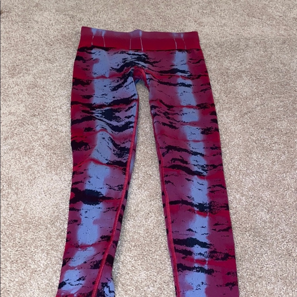 RARE Ivivva leggings!